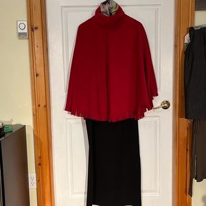 Maxi skirt in black.Polyester.Easy care.